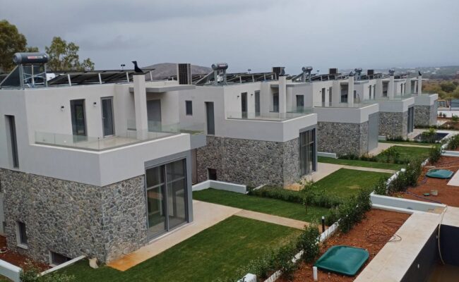 ΔΙΩΡΟΦΕΣ ΚΑΤΟΙΚΙΕΣ ΜΕ ΥΠΟΓΕΙΟ ΚΑΙ ΠΙΣΙΝΕΣ