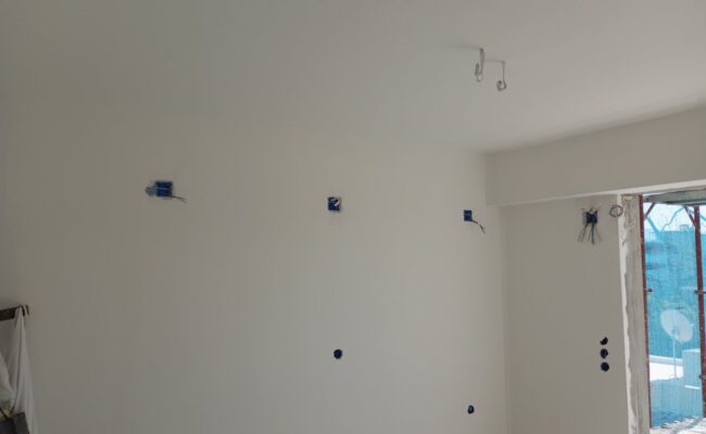 ΤΕΤΡΑΩΡΟΦΗ ΟΙΚΟΔΟΜΗ ΜΕ ΠΥΛΩΤΗ ΚΑΙ ΔΩΜΑ